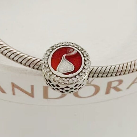 Pandora KISSES Chocolate Red  Exclusive Charm Bead - Picture 1 of 3